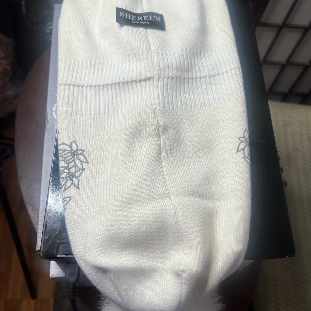 SHEREL’S NEWYORK POMPOM WOOL BEENIE‎ HAT